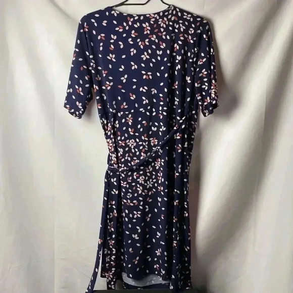MOTHERHOOD MATERNITY WO SIZE LARGE WRAP DRESS NAVY W/ SALMON AND CREAM DESIGN - Picture 10 of 12